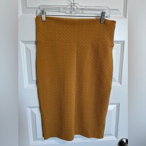Lularoe Cassie mustard textured pencil skirt size medium